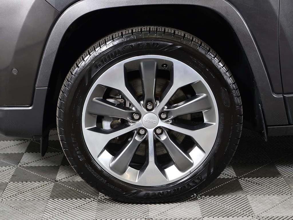 2019 Jeep Cherokee Overland