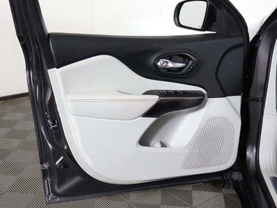 2019 Jeep Cherokee Overland