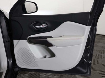 2019 Jeep Cherokee Overland