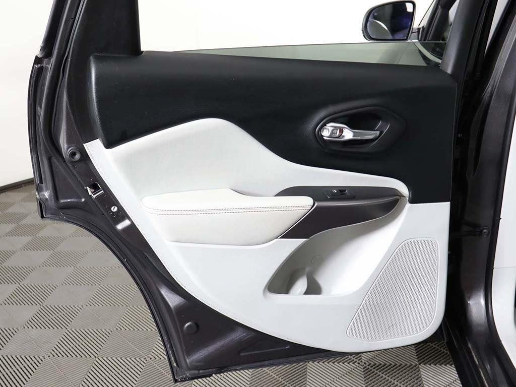 2019 Jeep Cherokee Overland