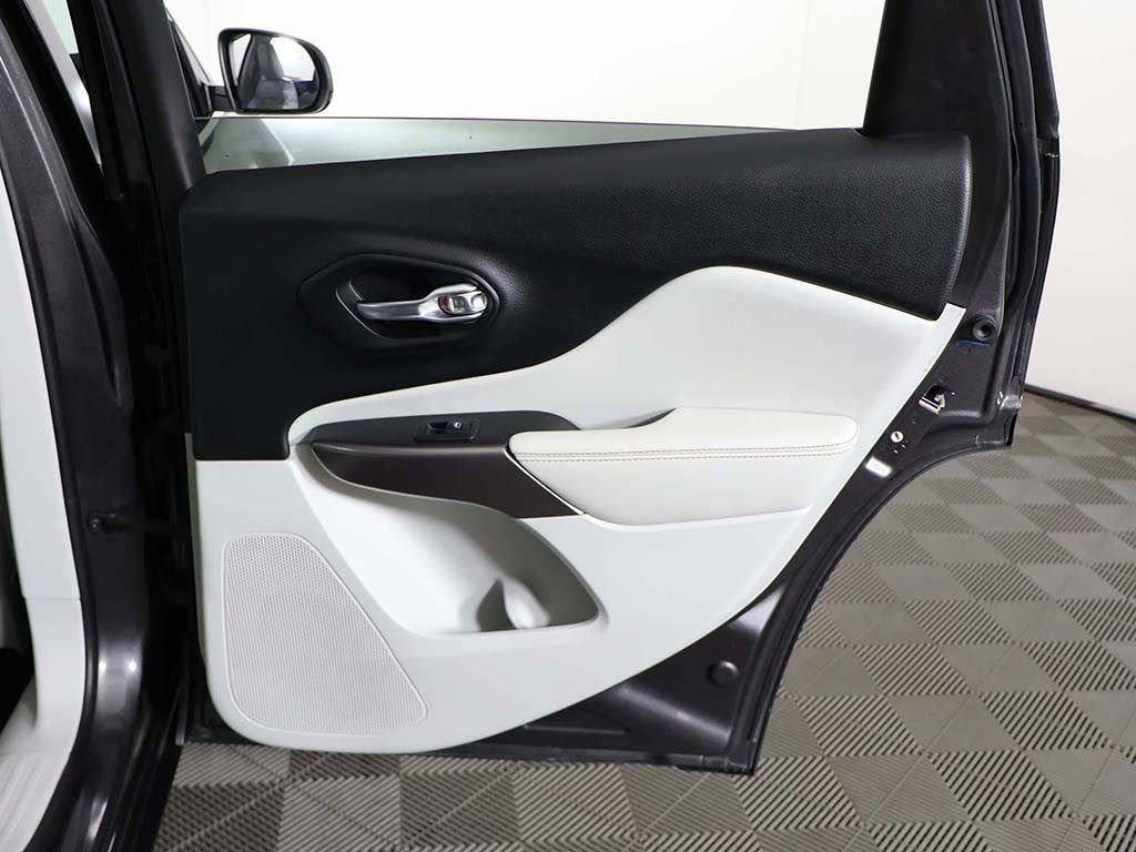 2019 Jeep Cherokee Overland