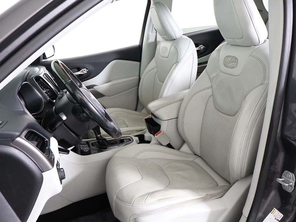 2019 Jeep Cherokee Overland