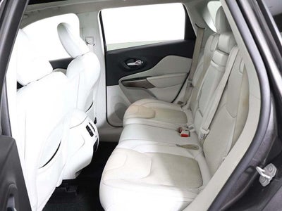 2019 Jeep Cherokee Overland