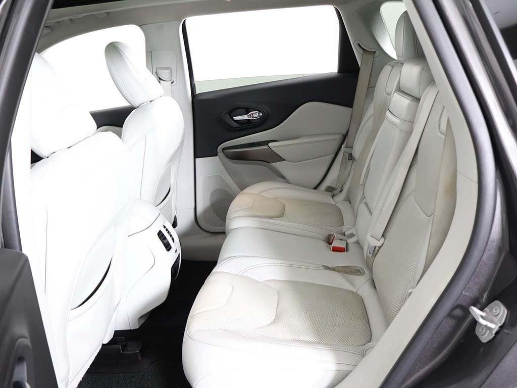 2019 Jeep Cherokee Overland