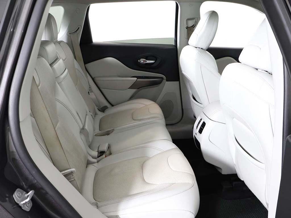 2019 Jeep Cherokee Overland