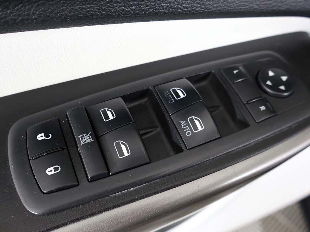 2019 Jeep Cherokee Overland