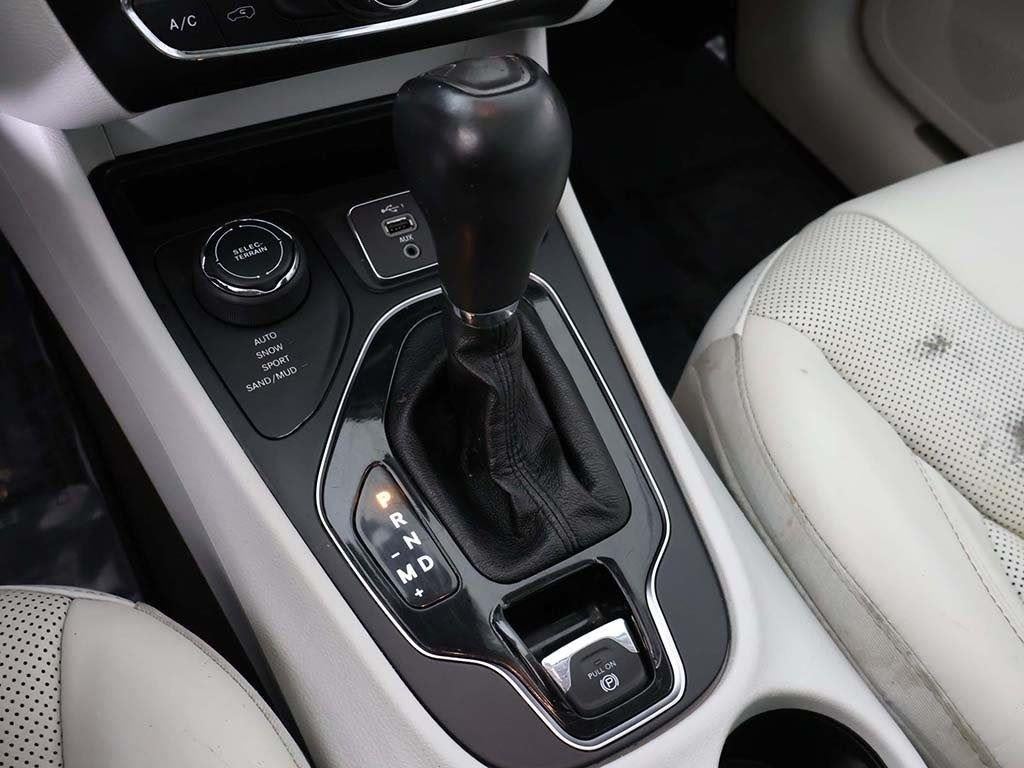 2019 Jeep Cherokee Overland