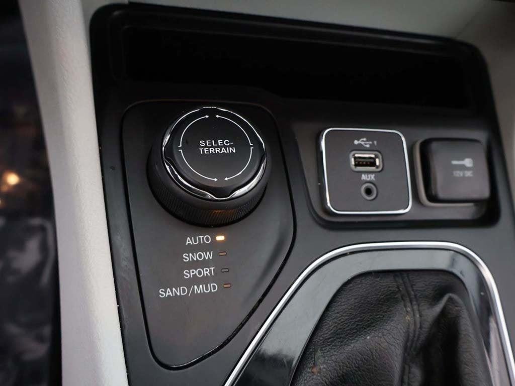 2019 Jeep Cherokee Overland