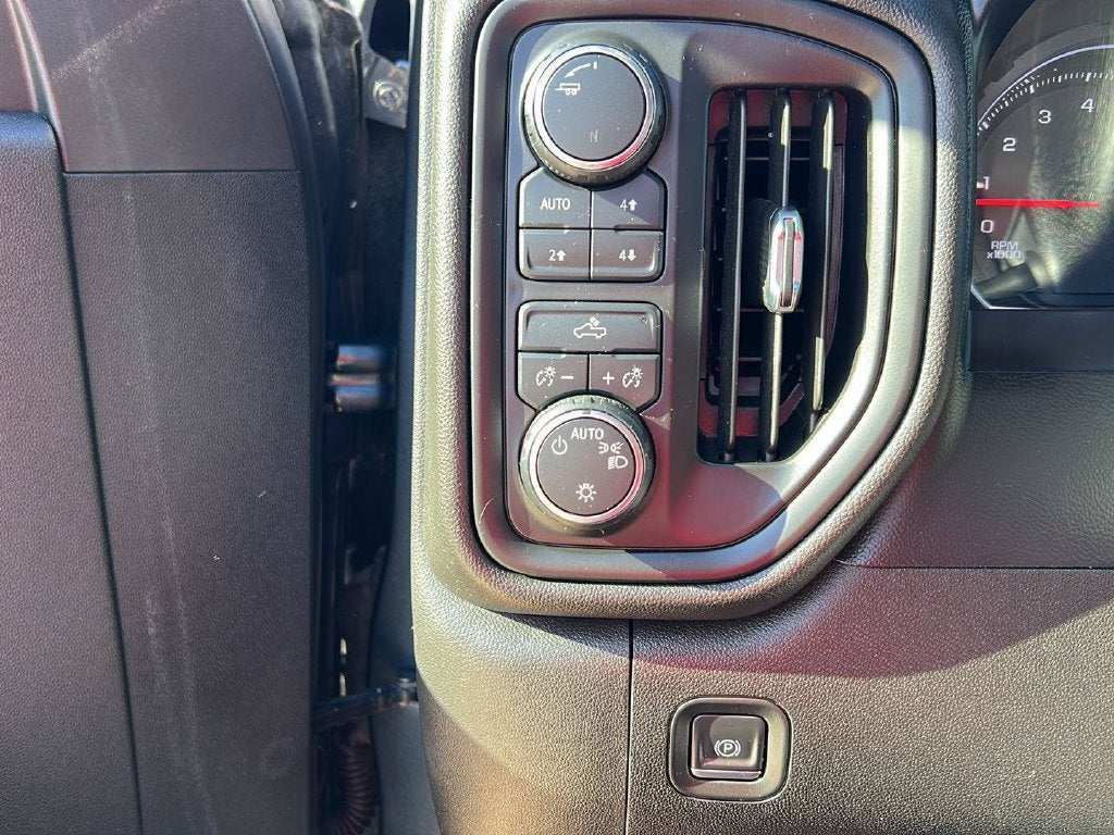 2021 Chevrolet Silverado 1500 Custom Trail Boss 12
