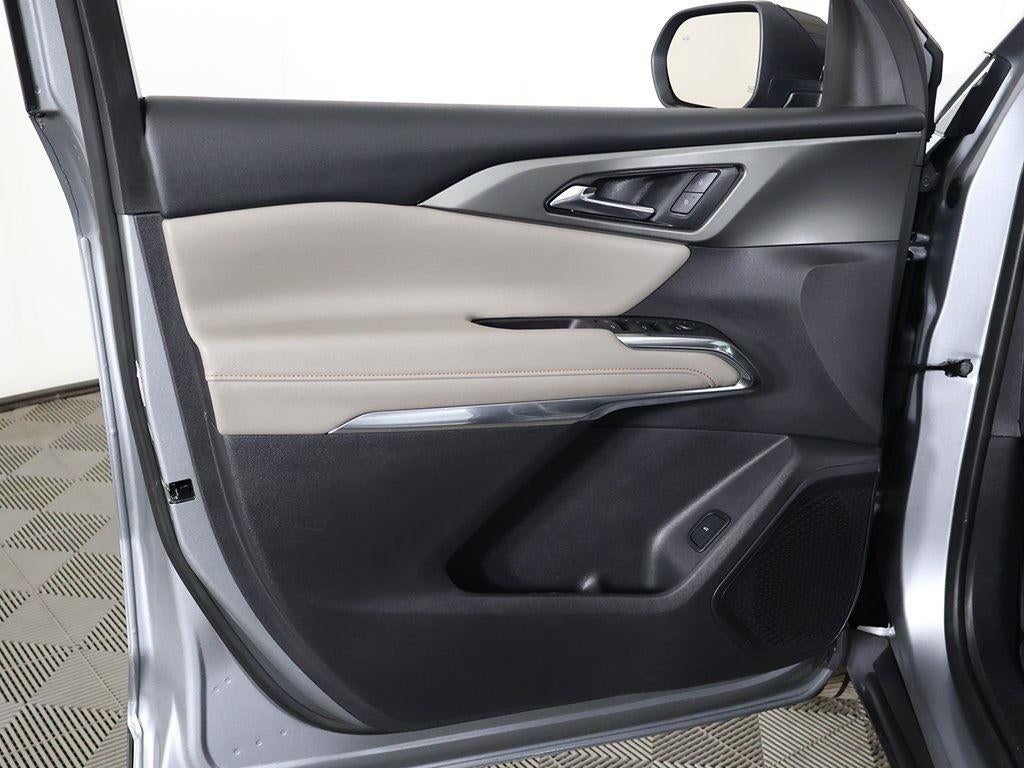 2025 Chevrolet Traverse AWD LT