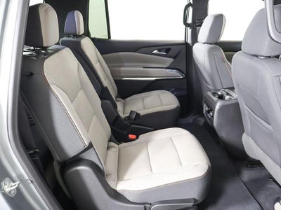 2025 Chevrolet Traverse AWD LT