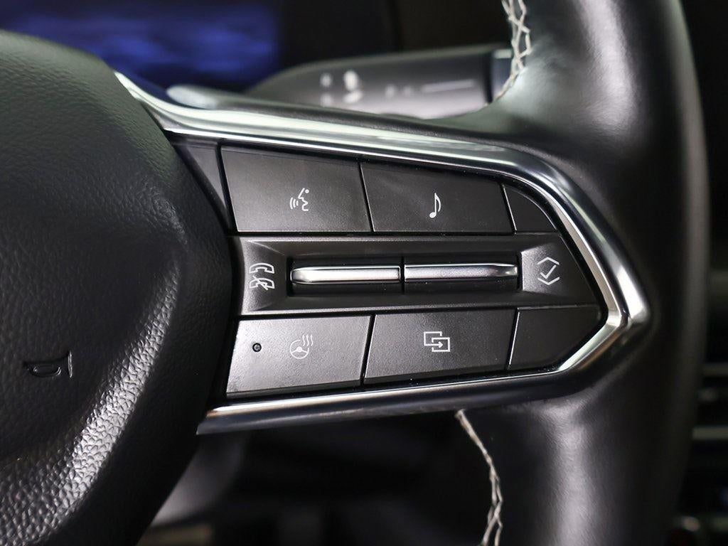 2025 Chevrolet Traverse AWD LT