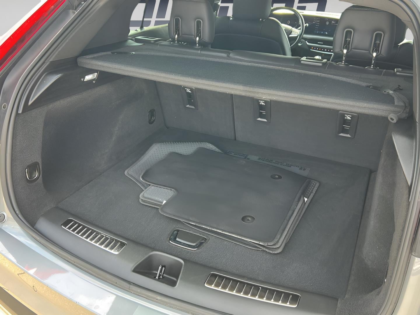 2024 Cadillac XT4 FWD Premium Luxury