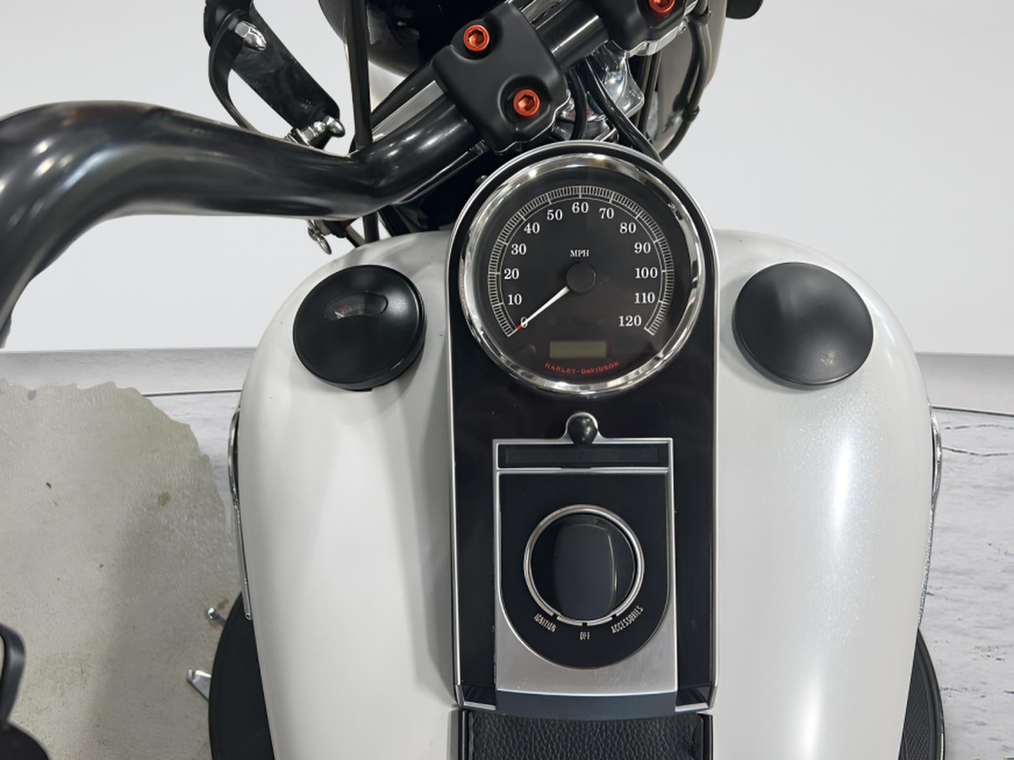 2011 Harley-Davidson FLSTFB -