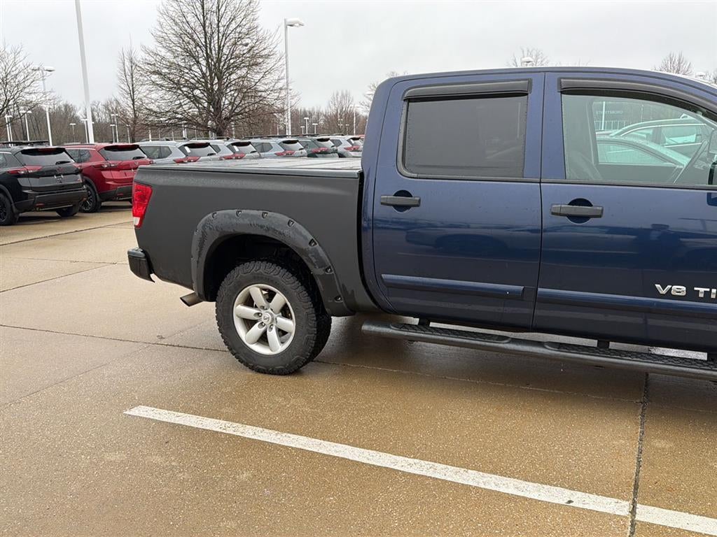 2011 Nissan Titan SV
