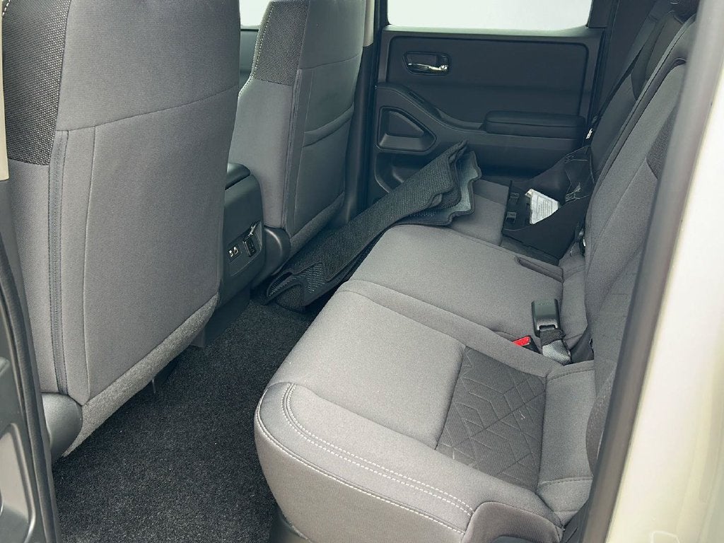 2027 Nissan Frontier SV 18