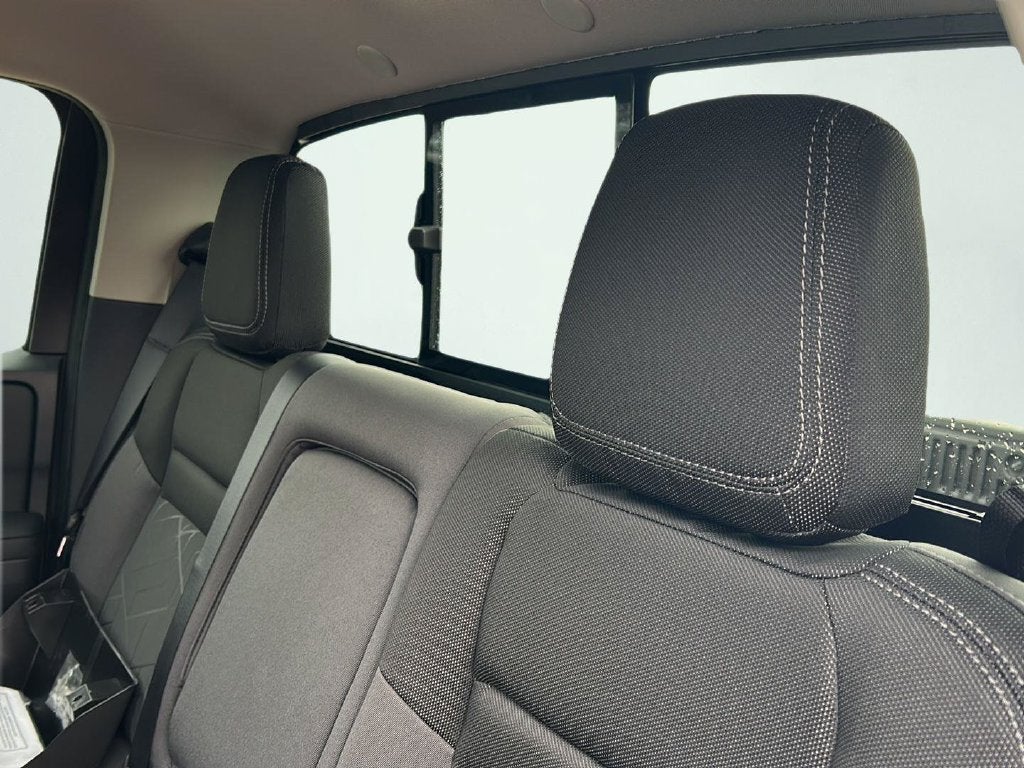 2027 Nissan Frontier SV 22