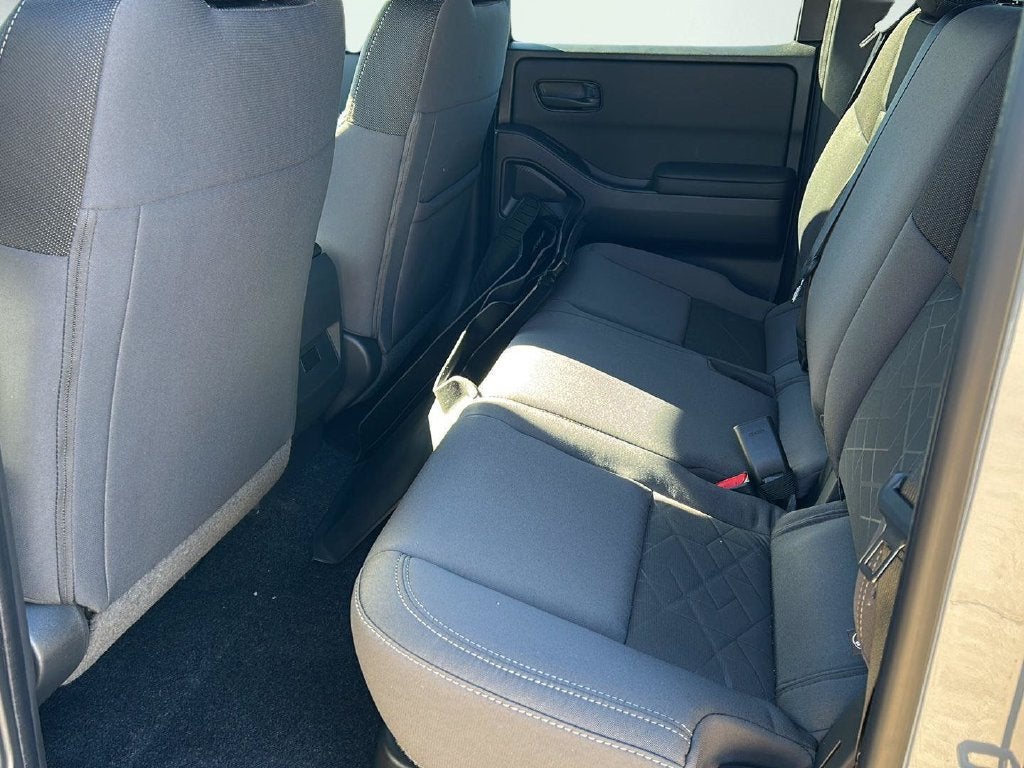 2027 Nissan Frontier SV 18