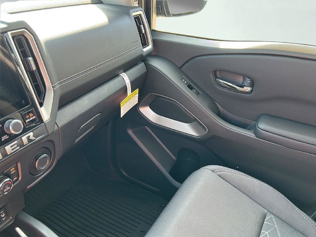 2027 Nissan Frontier SV