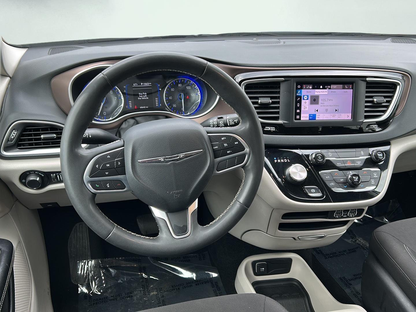 2022 Chrysler Voyager LX