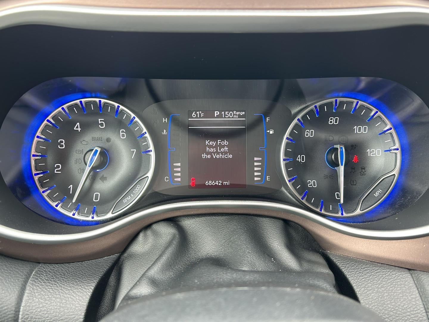 2022 Chrysler Voyager LX