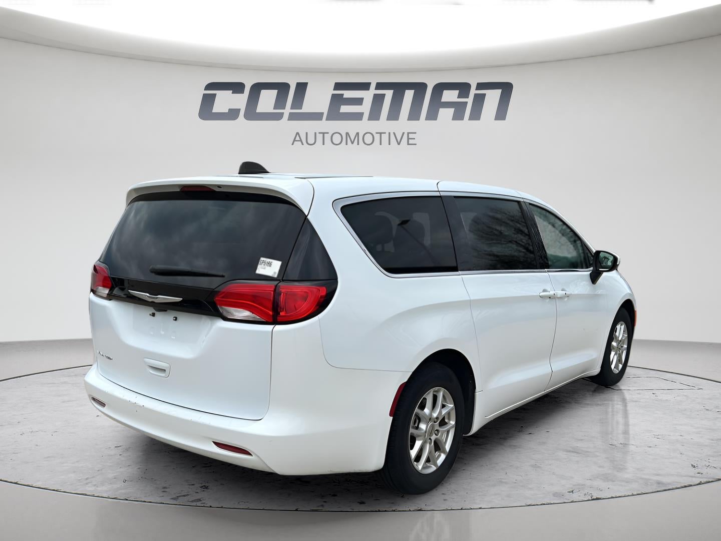 2022 Chrysler Voyager LX