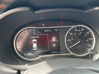 2023 Nissan Versa SR
