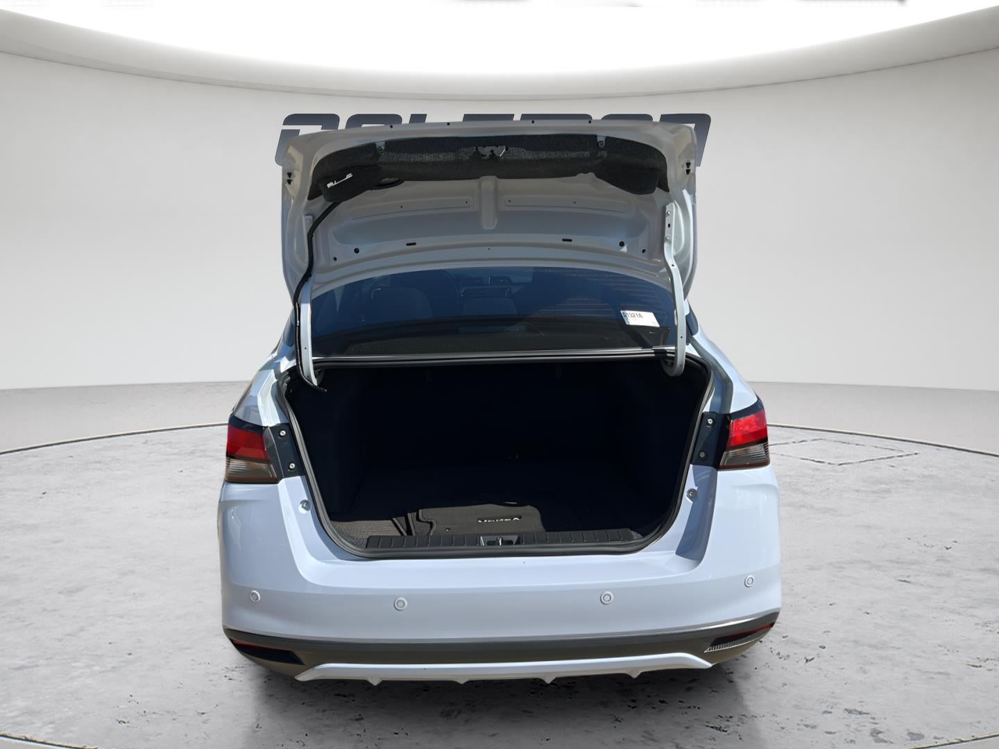 2023 Nissan Versa SR