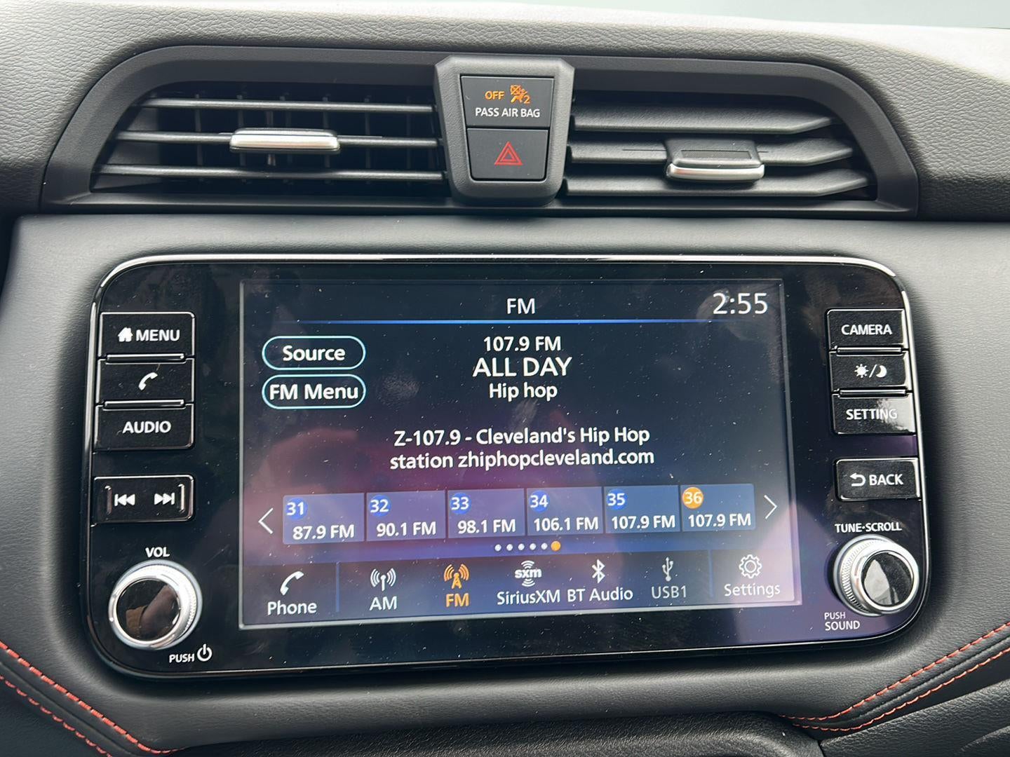 2025 Nissan Versa SR