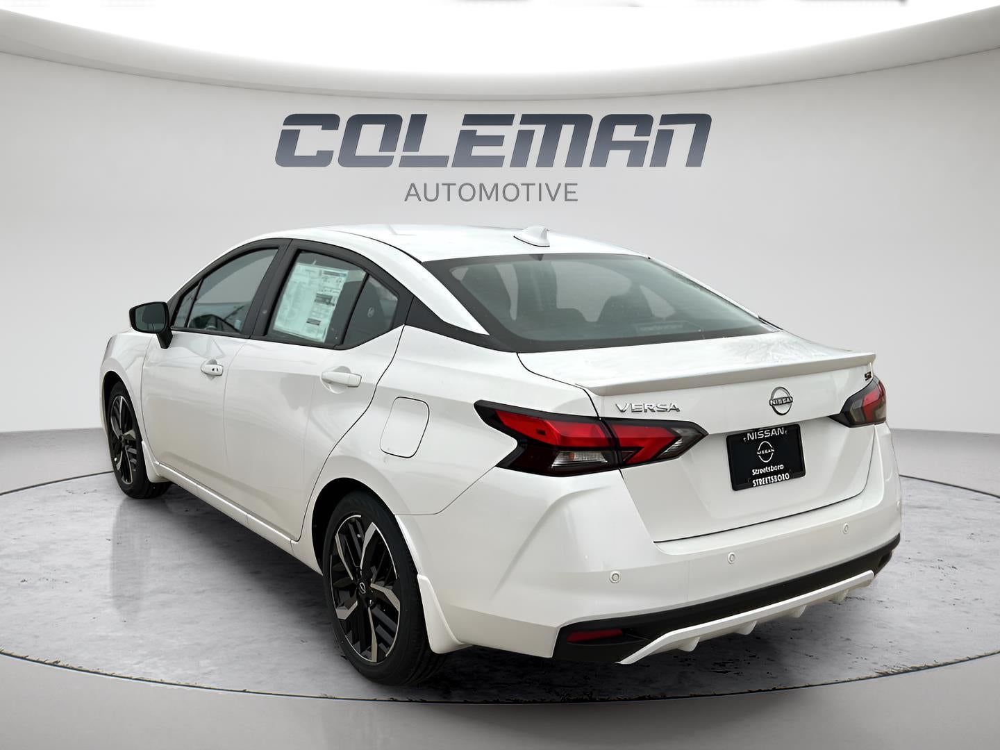 2025 Nissan Versa SR