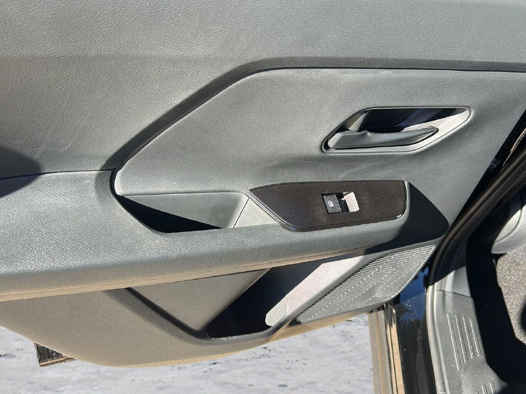 2027 Nissan Kicks S 20