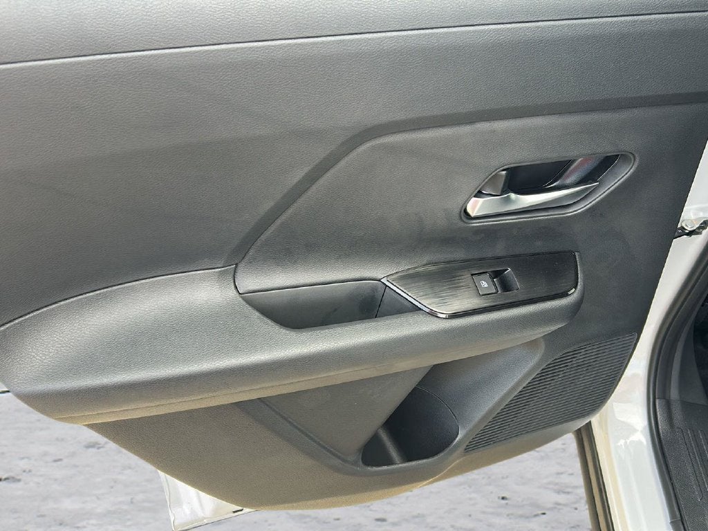 2027 Nissan Kicks SV 20