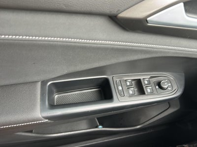 2025 Volkswagen Taos SE Black