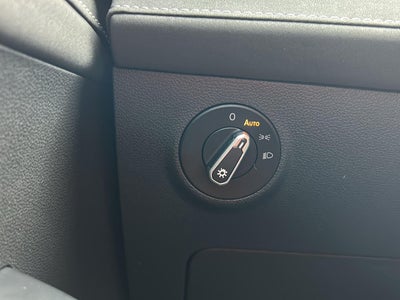 2025 Volkswagen Taos SE Black