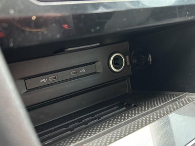 2025 Volkswagen Taos SE Black