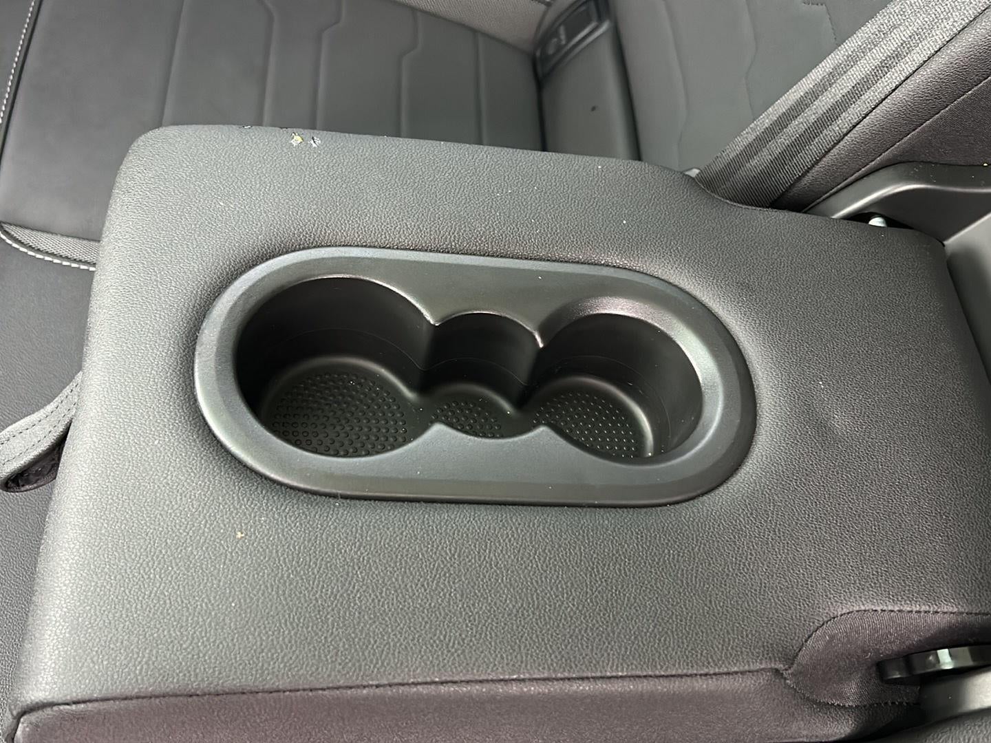 2025 Volkswagen Taos SE Black
