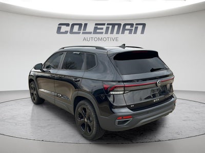 2025 Volkswagen Taos SE Black