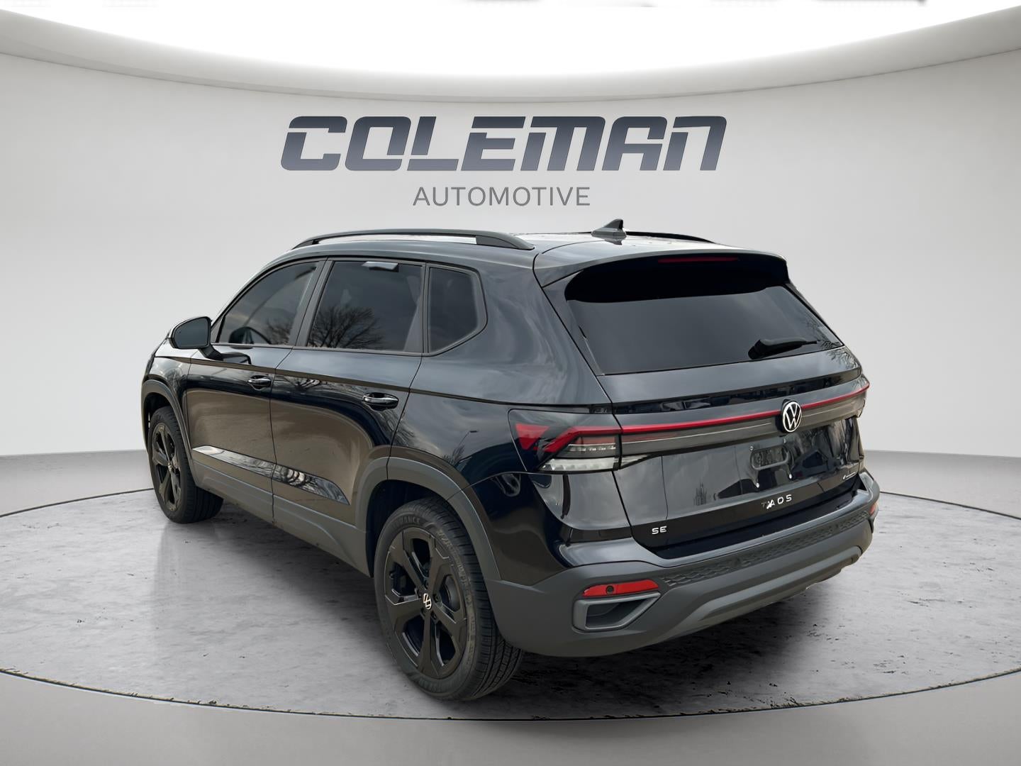 2025 Volkswagen Taos SE Black
