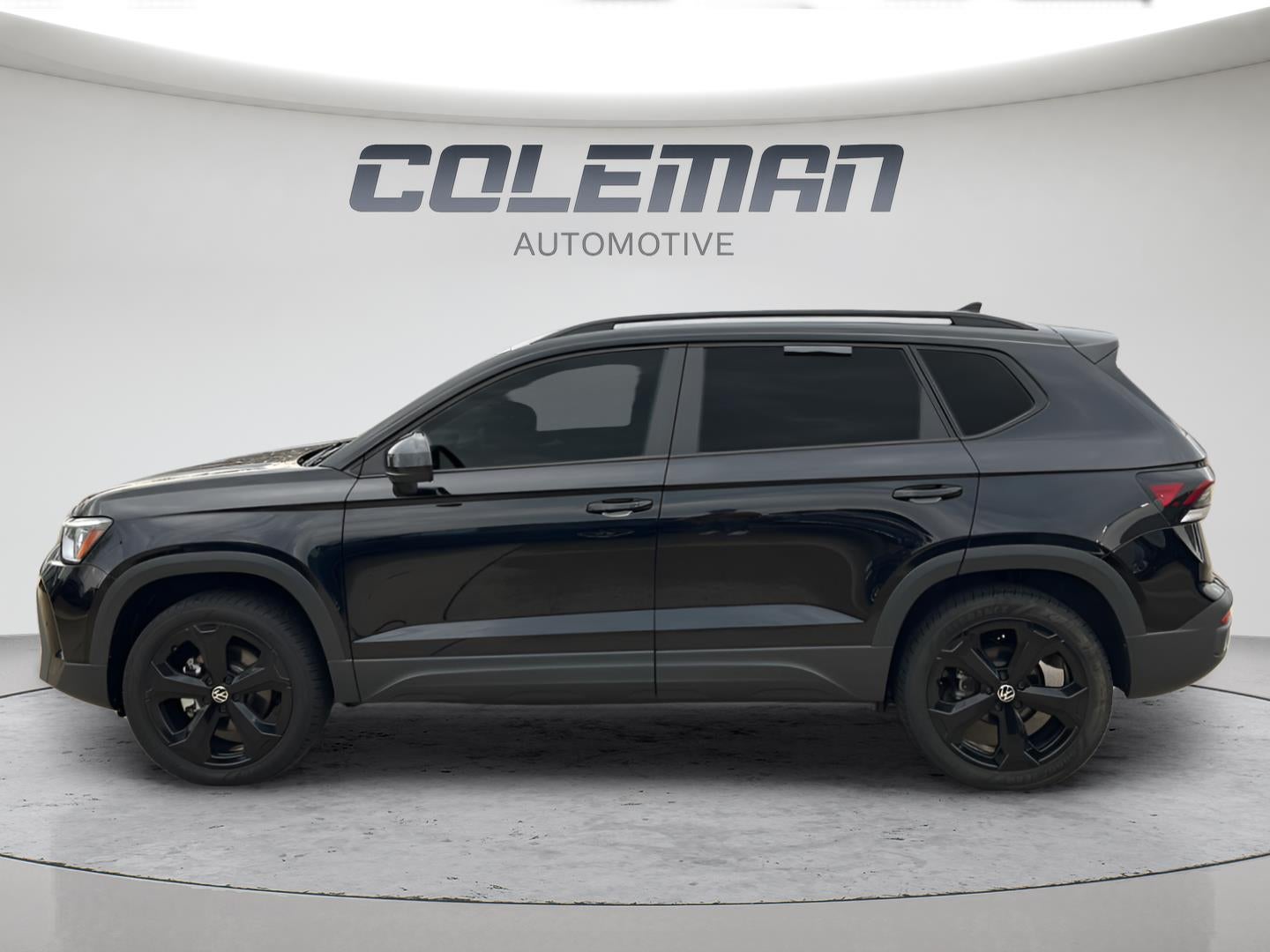 2025 Volkswagen Taos SE Black