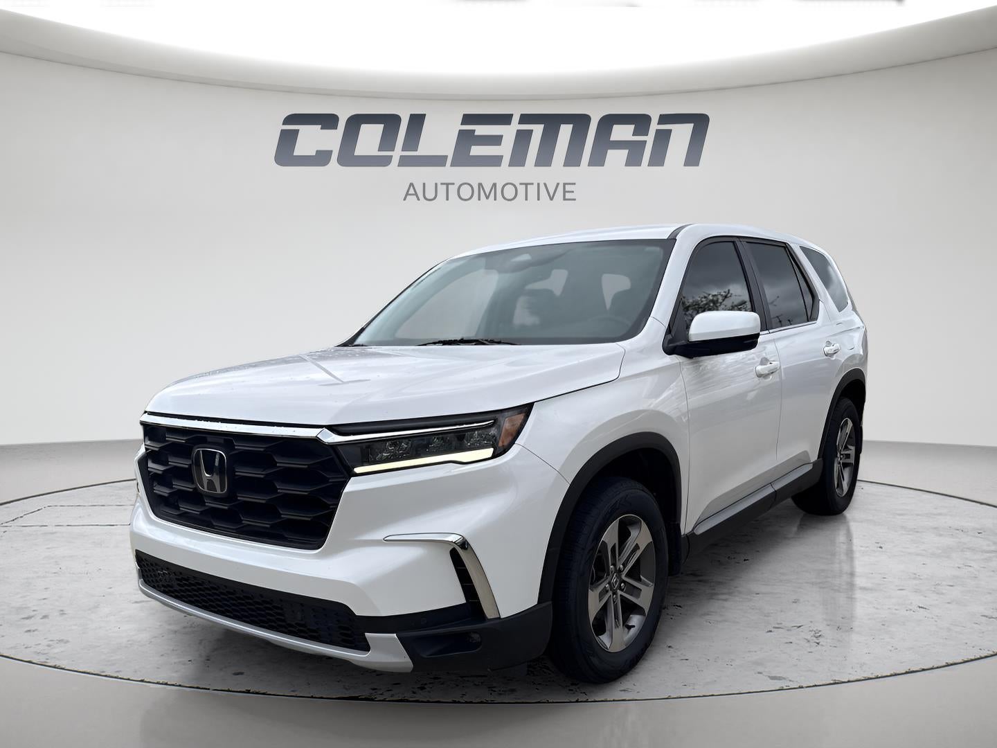 2023 Honda Pilot EX-L w/Rear Captain's Chairs