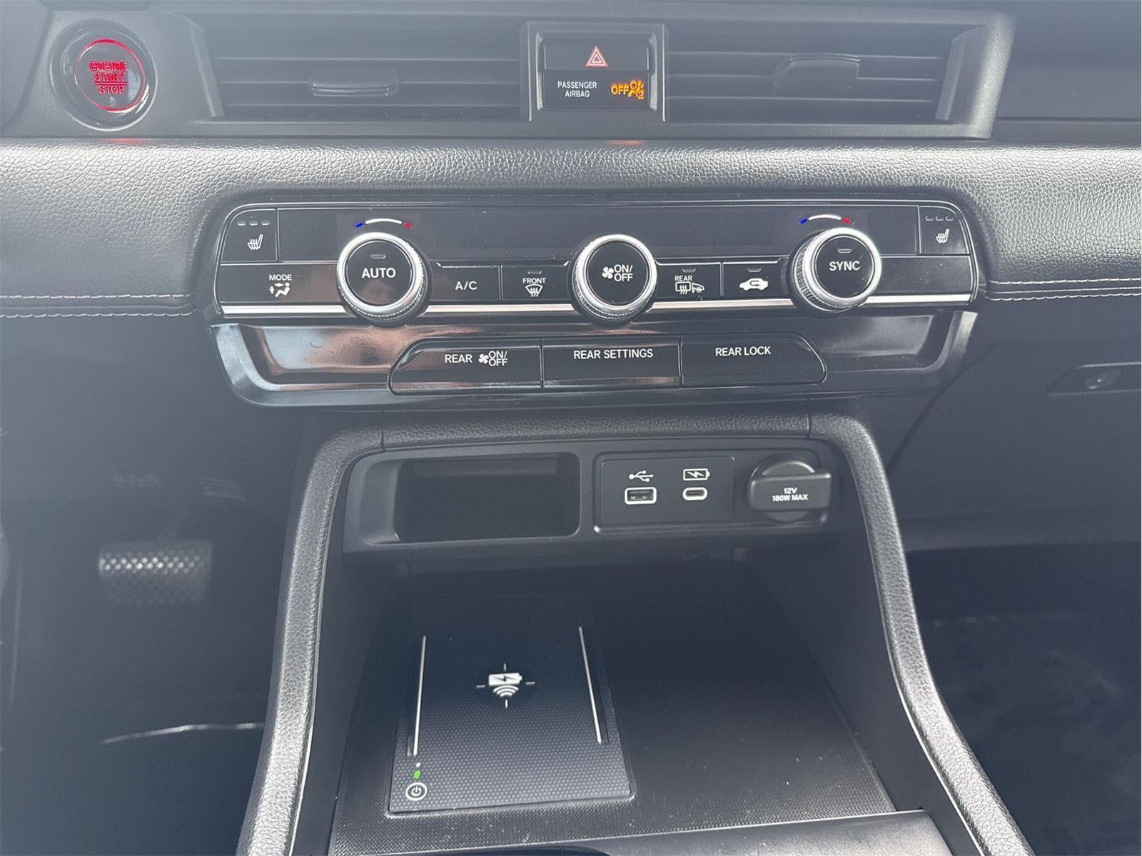 2023 Honda Pilot EX-L w/Rear Captain's Chairs