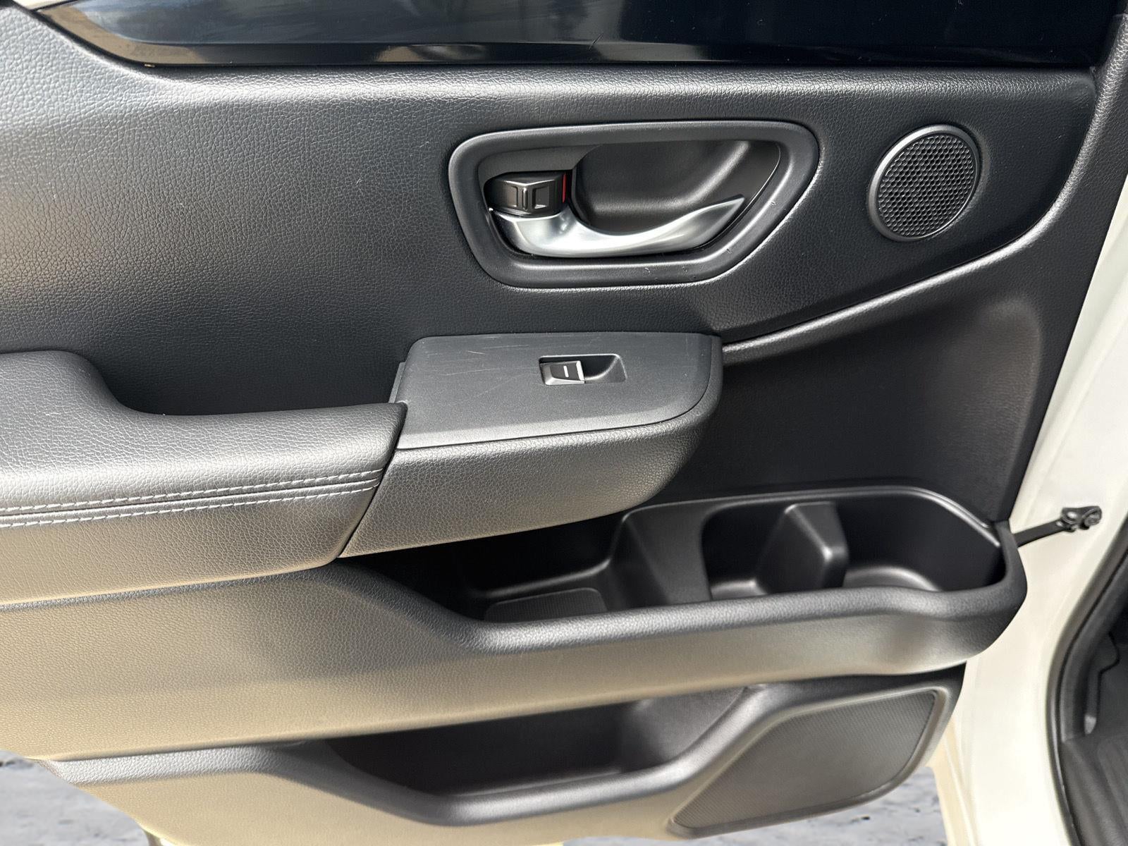 2023 Honda Pilot EX-L w/Rear Captain's Chairs