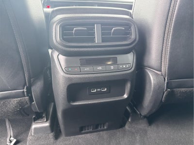 2023 Honda Pilot EX-L w/Rear Captain's Chairs