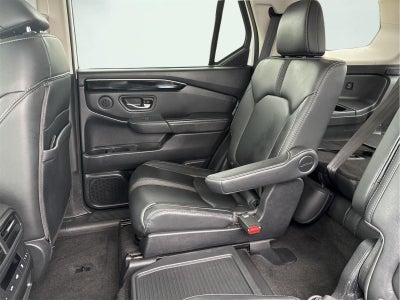 2023 Honda Pilot EX-L w/Rear Captain's Chairs