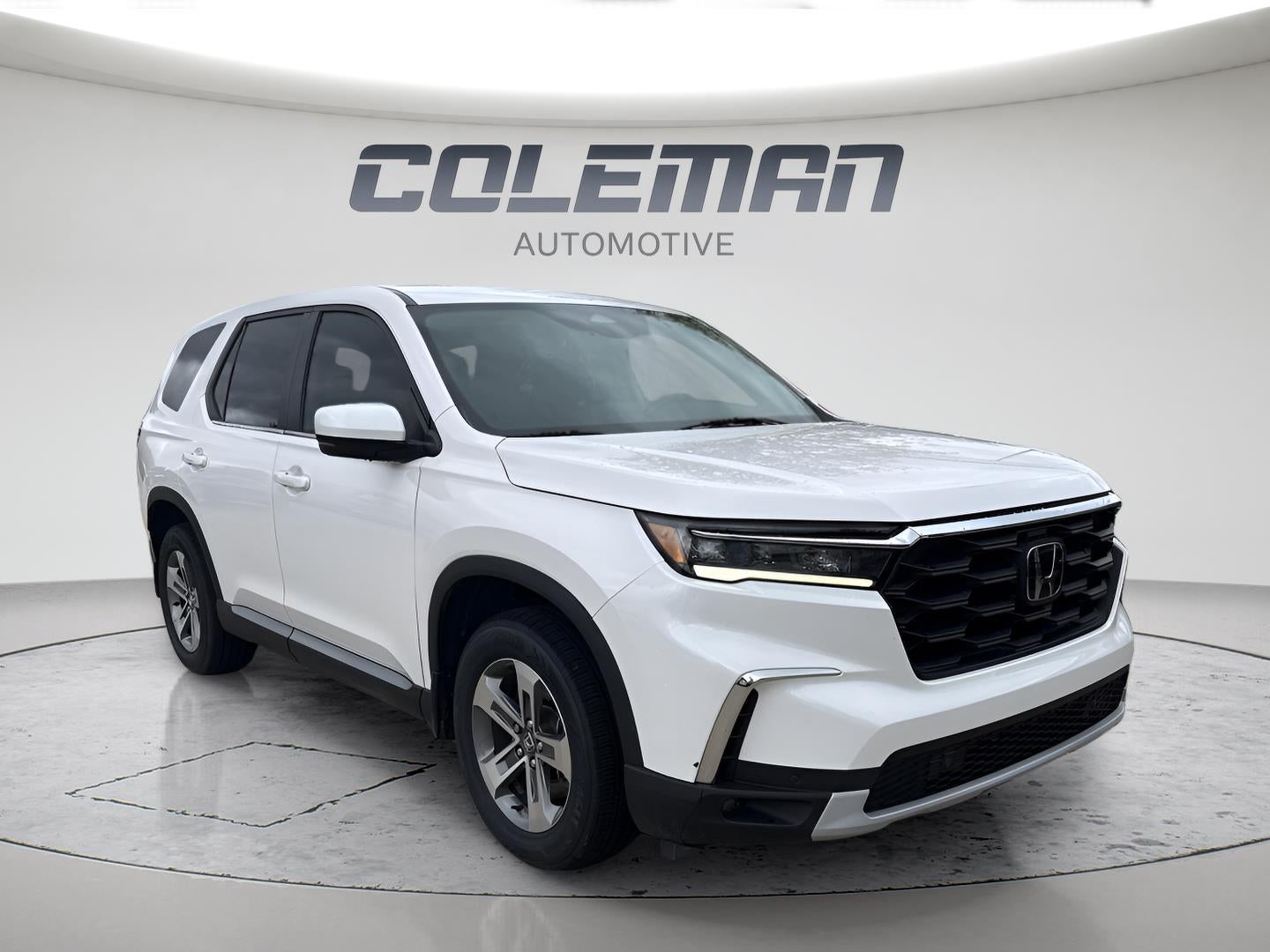 2023 Honda Pilot EX-L w/Rear Captain's Chairs
