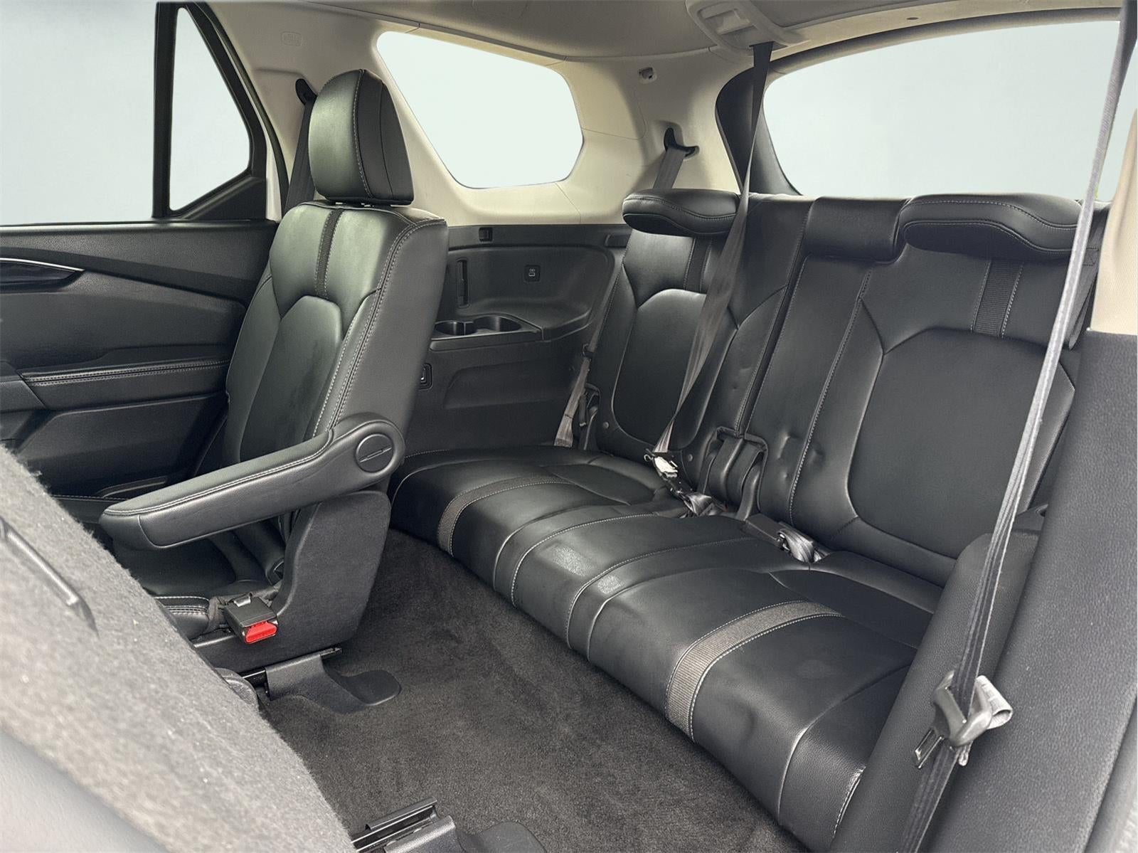 2023 Honda Pilot EX-L w/Rear Captain's Chairs