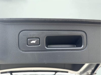 2023 Honda Pilot EX-L w/Rear Captain's Chairs