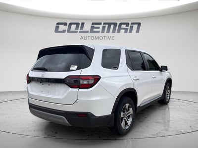 2023 Honda Pilot EX-L w/Rear Captain's Chairs