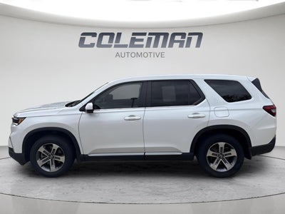 2023 Honda Pilot EX-L w/Rear Captain's Chairs