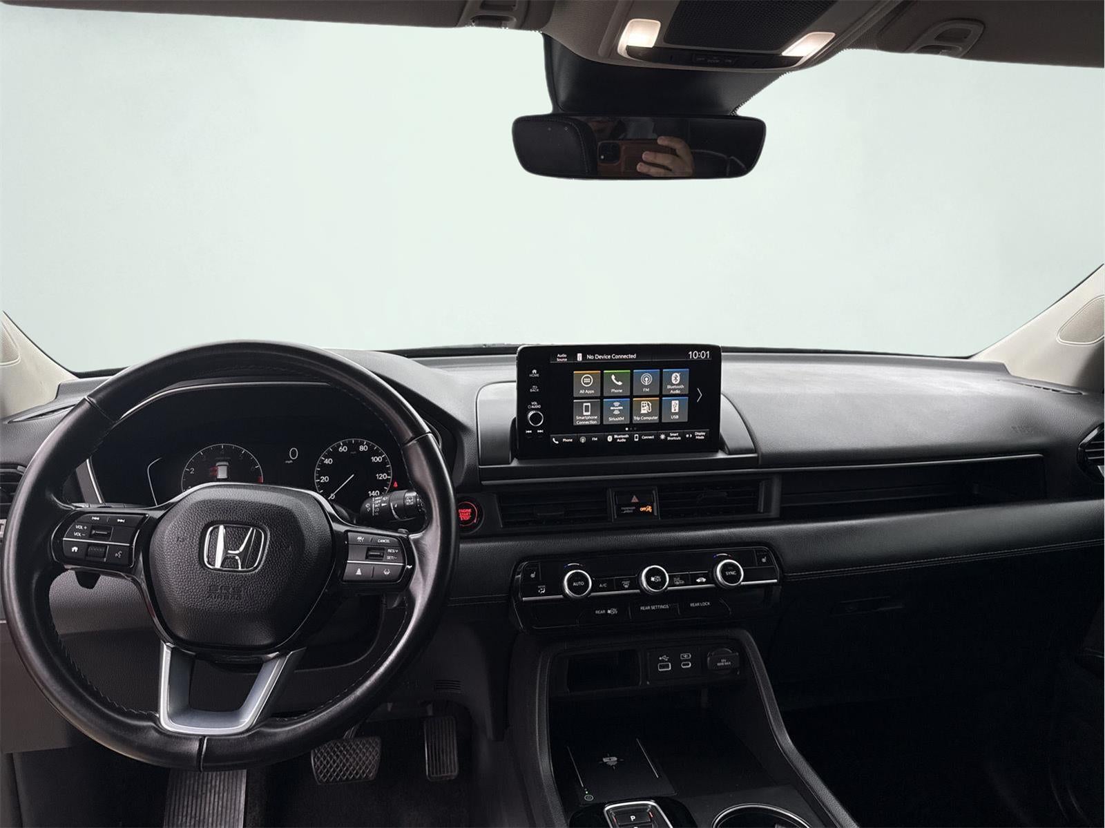2023 Honda Pilot EX-L w/Rear Captain's Chairs